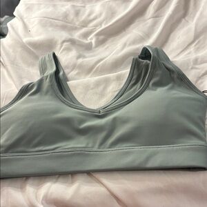 TAU Women's Seamless Sports Bra - Light Green small
